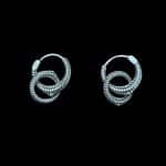 KNUCKLE EARRING