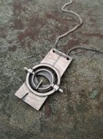 BEHIND MY EYES NECKLACE - Image 2
